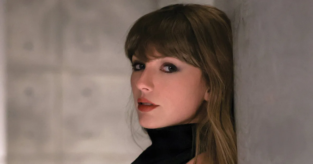 Taylor Swift Announces New Single "Patient Zero"