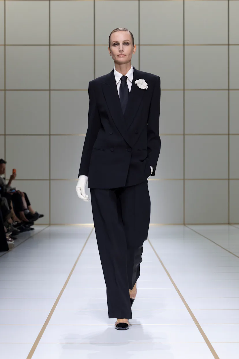 a look from giorgio armani spring 2027 collection shown at milan fashion week