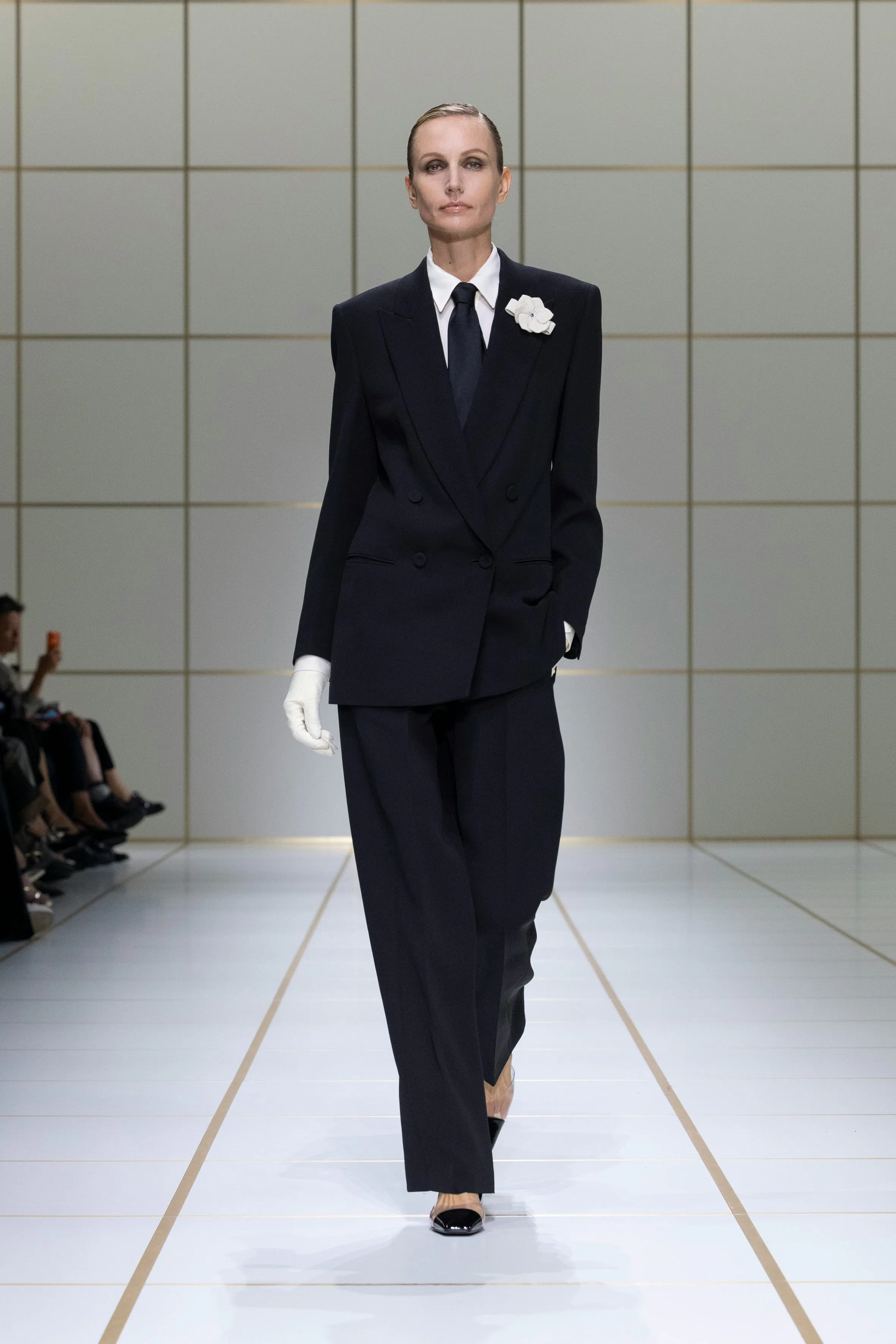 Giorgio Armani Infuses the House Classics With ‘Discoteca’-Chic at ...