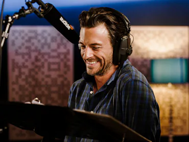Jonathan Bailey as Dracula. Photo via Audible