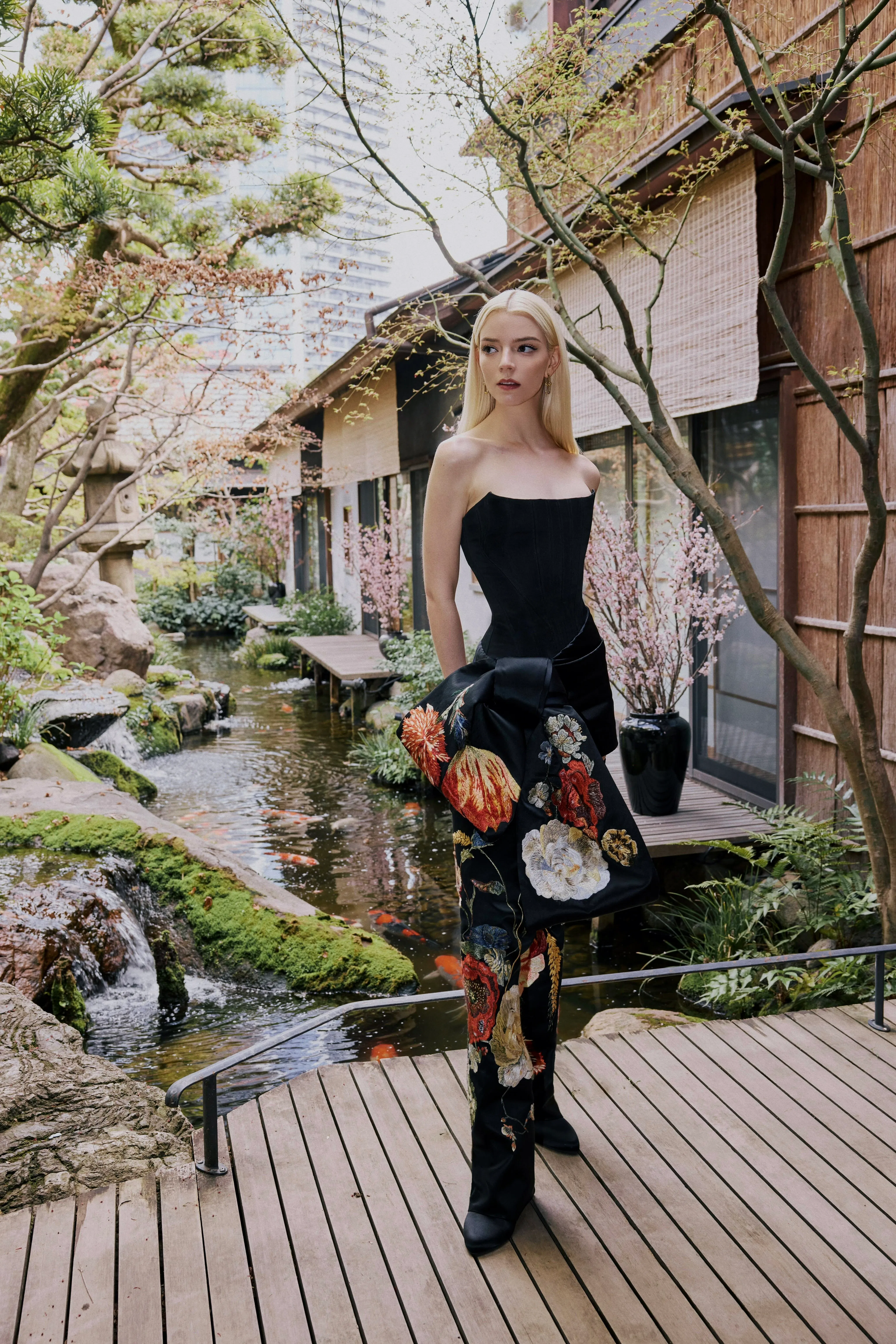 Sarah Burton’s Celeb-Favorite Givenchy Shark Pinch Boots Are Finally ...