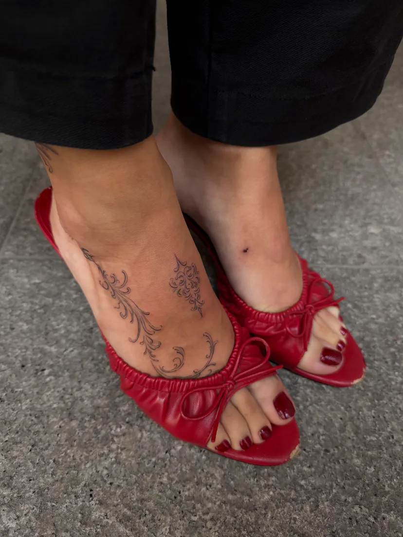foot tattoo pain