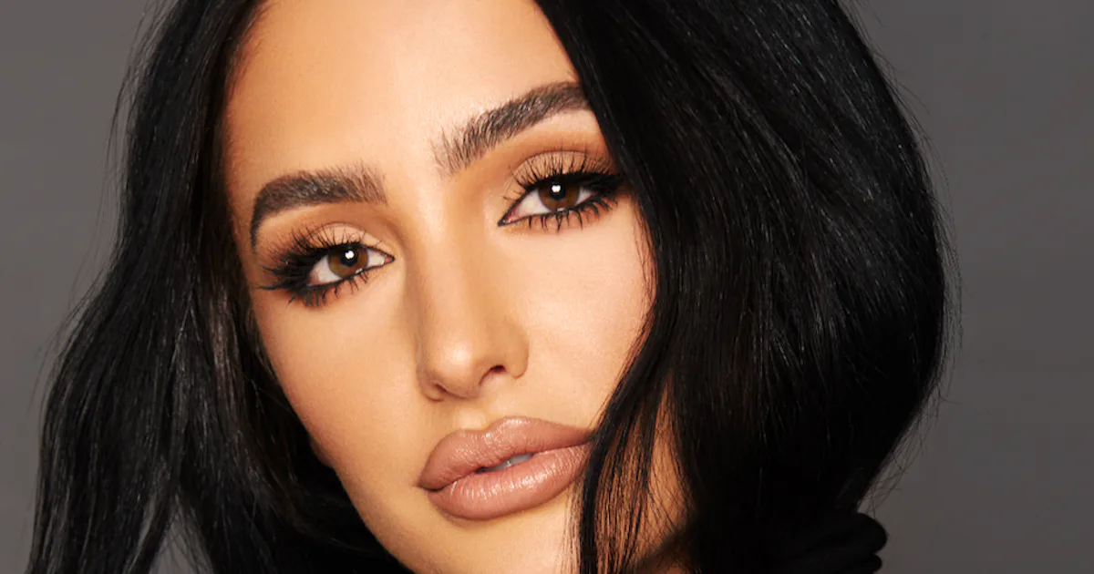 Makeup artist Ash K. Holm recommends five SHEGLAM products for fall looks