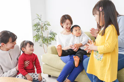 7 Mom Friend Qualities To Look For When Building Your Village