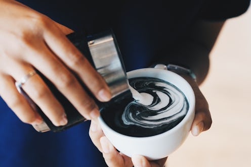 coffee charcoal  latte art by coffee master 