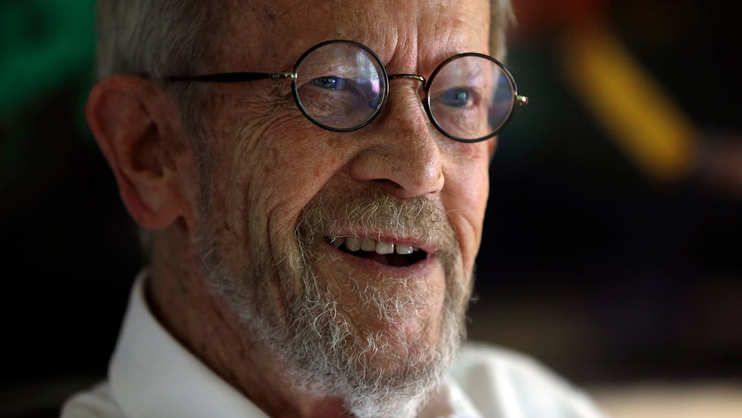Elmore Leonard Shows author Elmore Leonard at his Bloomfield Township, Mich., home. Leonard, the cri...