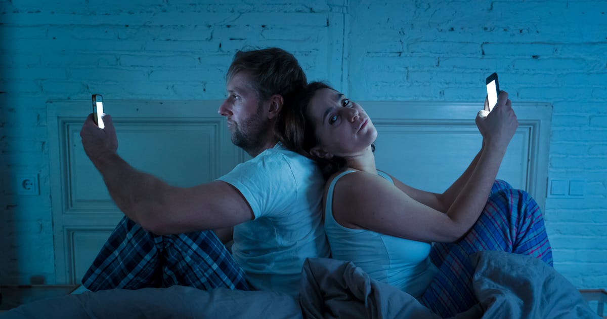 9 Ways To Reduce Screen Time & Fight The Urge To Check Your Phone 9 Ways To Reduce Screen Time & Fight The Urge To Check Your Phone