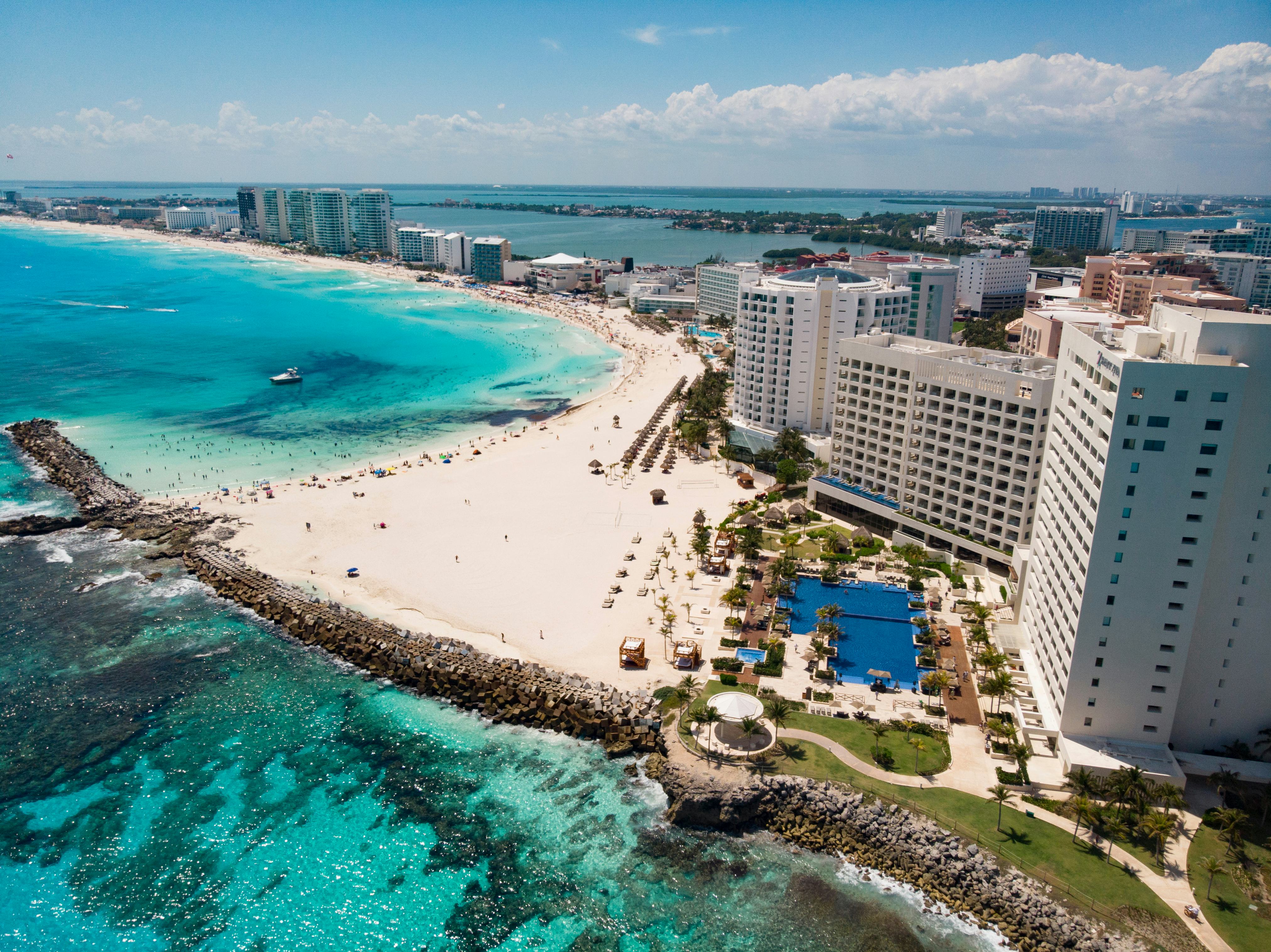 Dollar Flight Club's Nov. 1 Deals To Cancun are over 50% percent off.