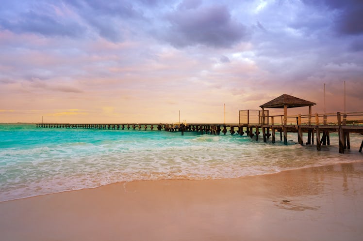 Dollar Flight Club's Nov. 1 Deals To Cancun make it easy to schedule a cheap late winter or early sp...