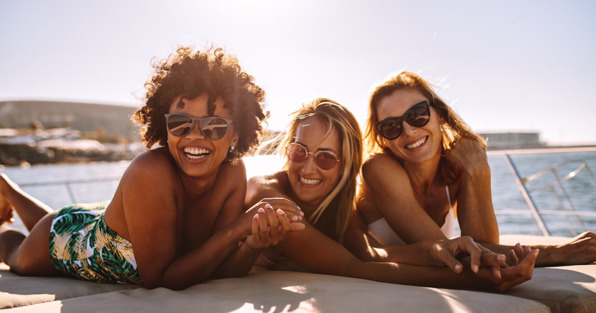 30 Instagram Captions For Sunglasses Pics That Are Truly Spec Tacular
