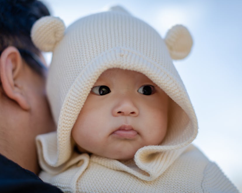 Experts say the signs of your baby being cold can be subtle.