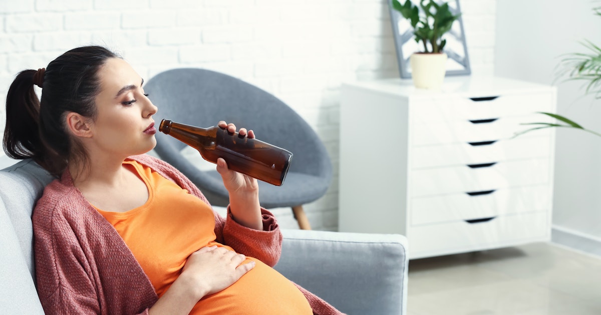 Выпивала и забеременела. Пиво и беременность. Пьющие беременные женщины.