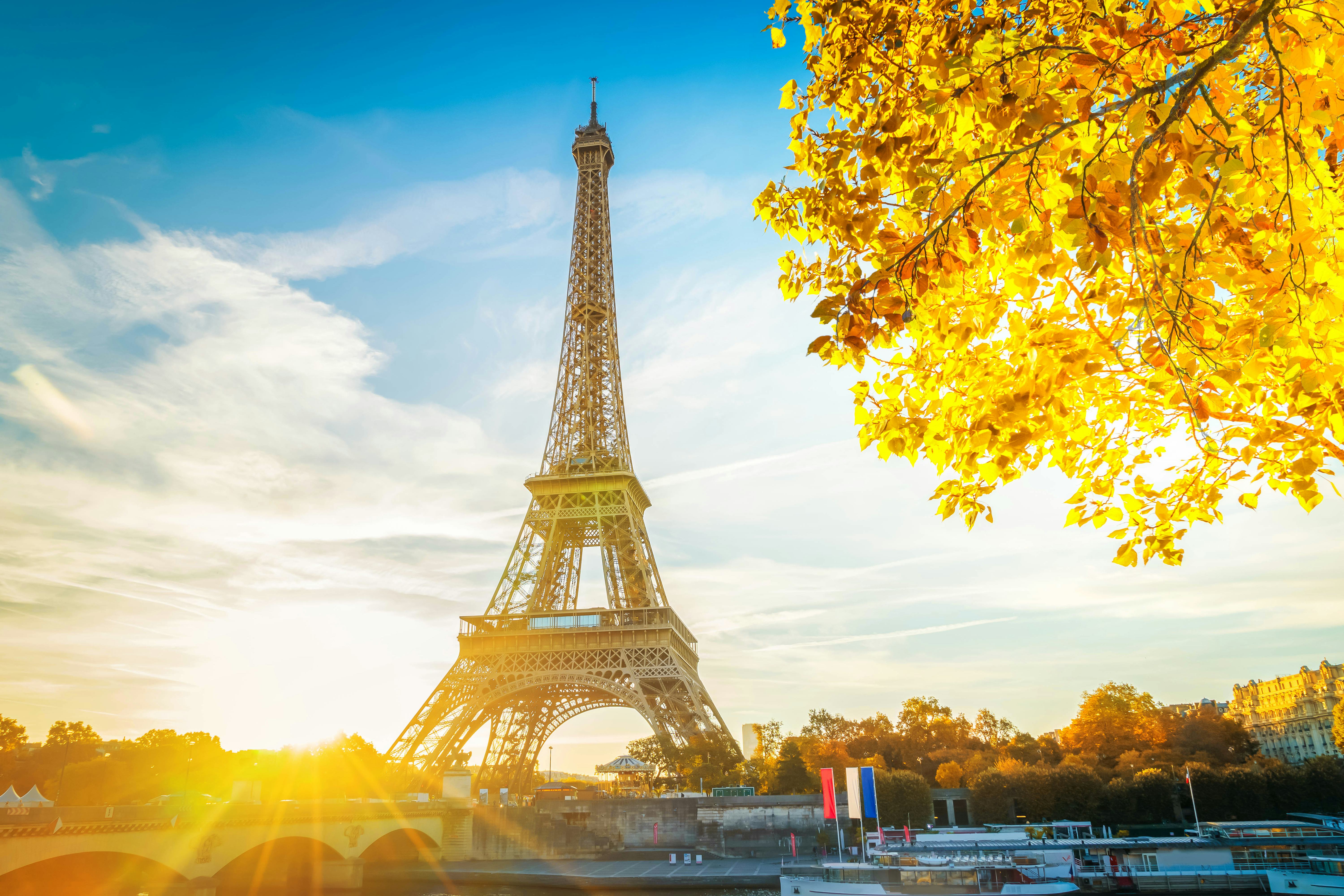 Dollar Flight Club's Nov. 7 Deals To Paris feature super low prices on round-trip flights, so you ca...