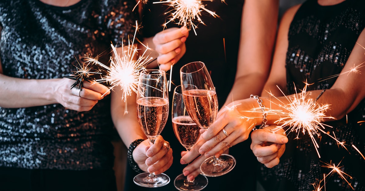 13 Last-Minute New Year's Eve Plans That Are Actually A Lot Of Fun