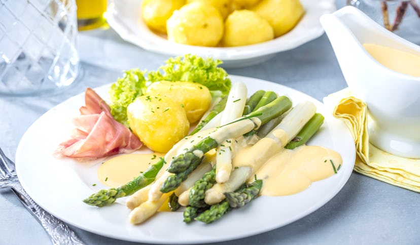 white asparagus with ham and Asparagus hollandaise sauce