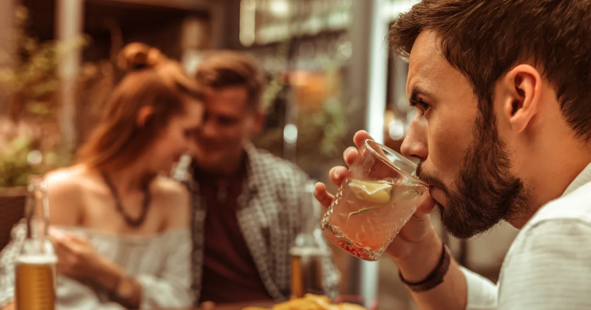 9 Memes About Third-Wheeling That'll Make You Feel So Seen