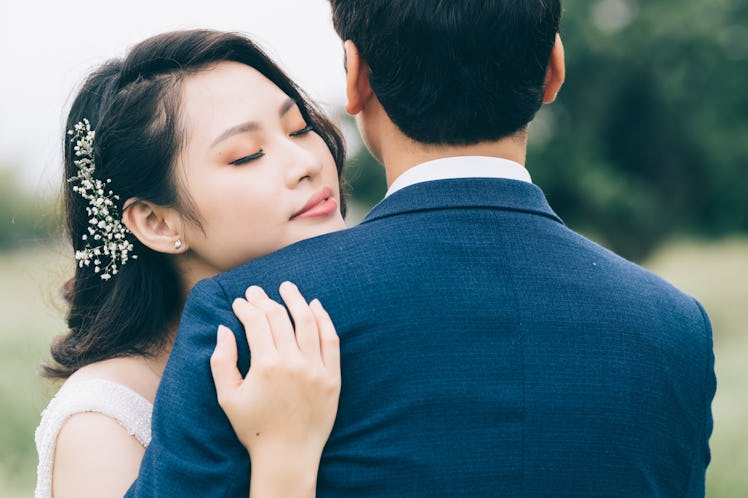 A young Asian couple in pre-wedding photos