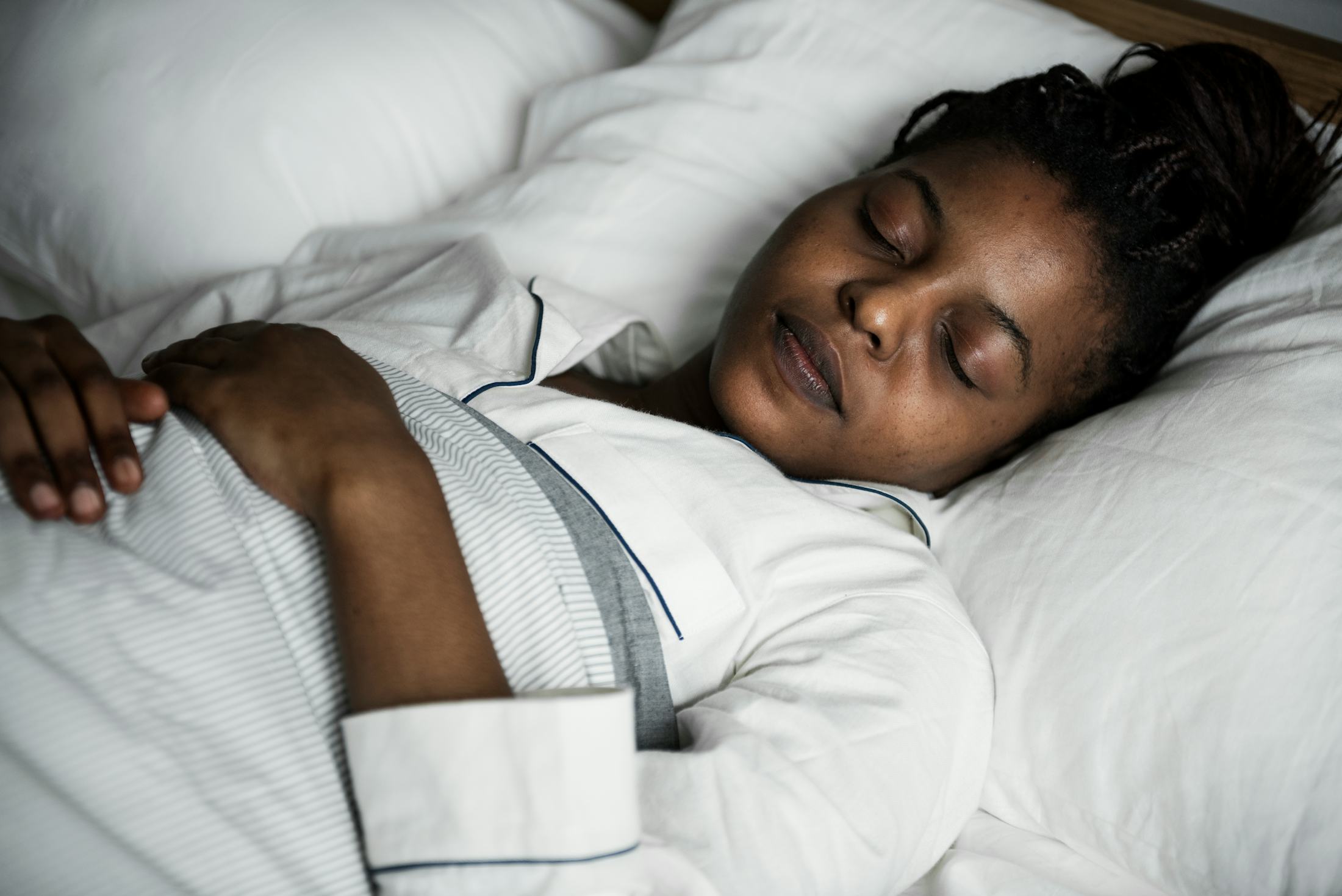 Is Listening To Podcasts Before Bed Bad? How It Affects Your Brain