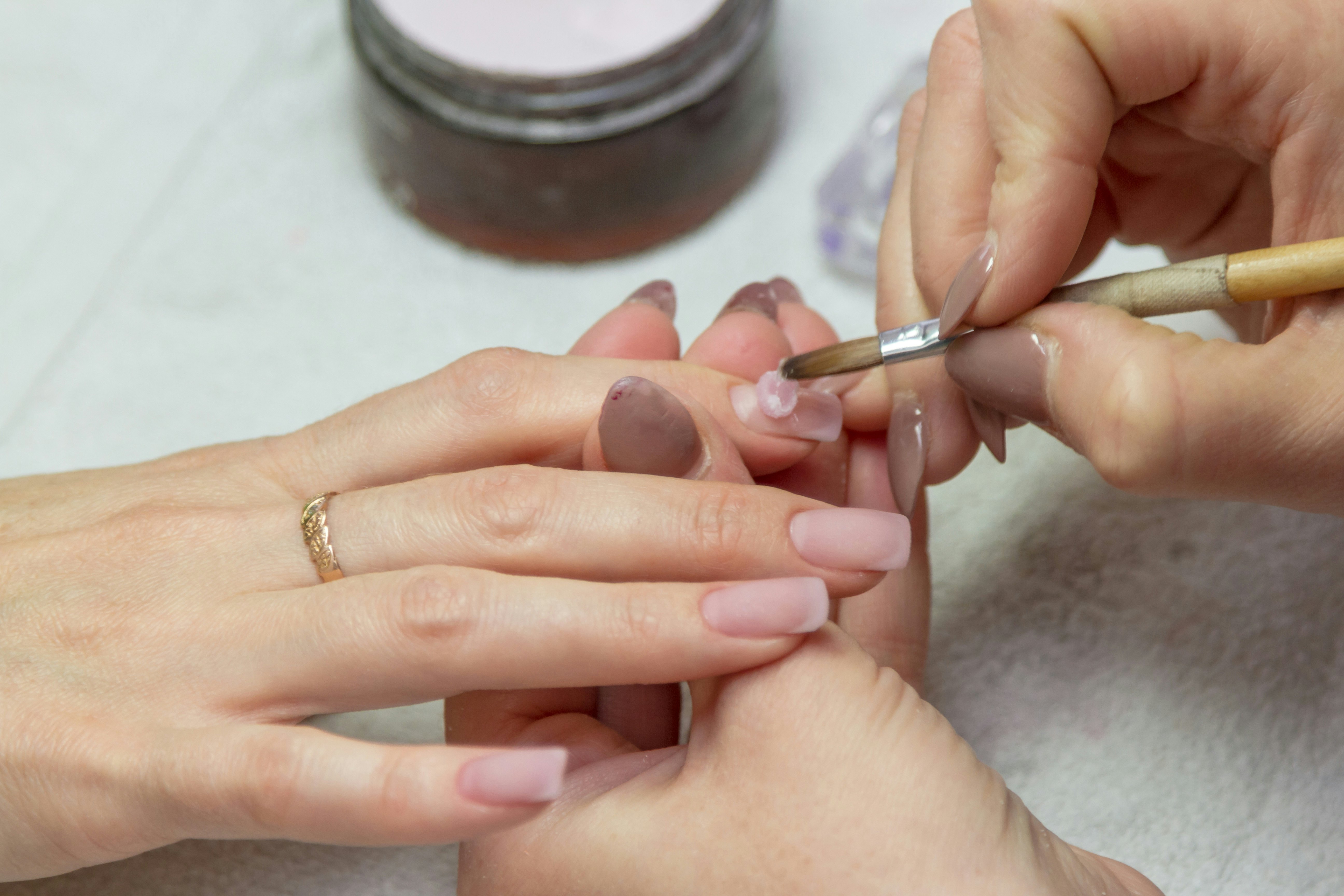 Powder Dip Vs Acrylic Nails The Biggest Differences Explained
