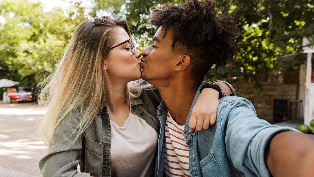 Download 10 Stories About First Kisses That Ll Sweeten Your Day For Android Free Get Wallpaper 10 Stories About First Kisses That Ll Sweeten Your Day Desktop Wallpaper Free