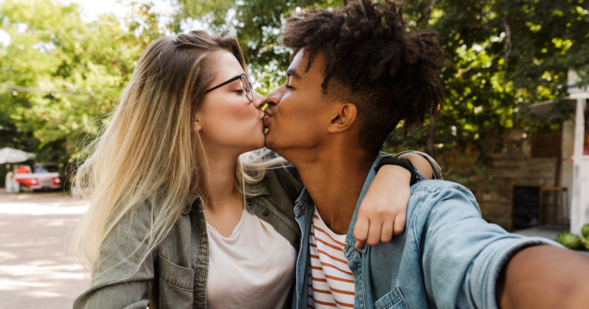 10 Stories About First Kisses That Ll Sweeten Your Day 10 Stories About First Kisses That Ll Sweeten Your Day