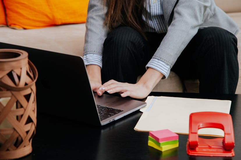 Beautiful business woman working on office
