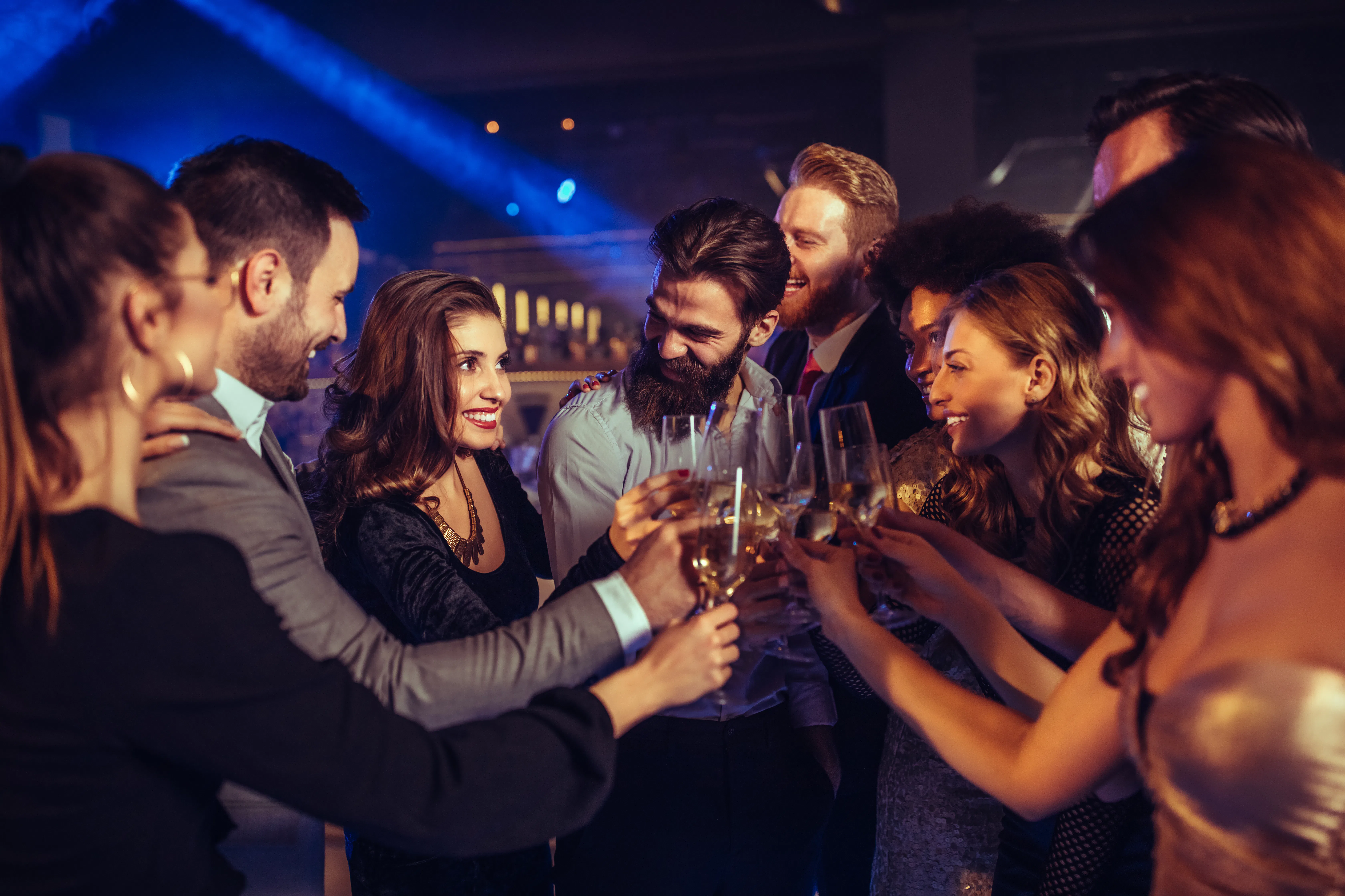 If Your Match Is Trying To Flex, Look Out For These 4 Texting Signals