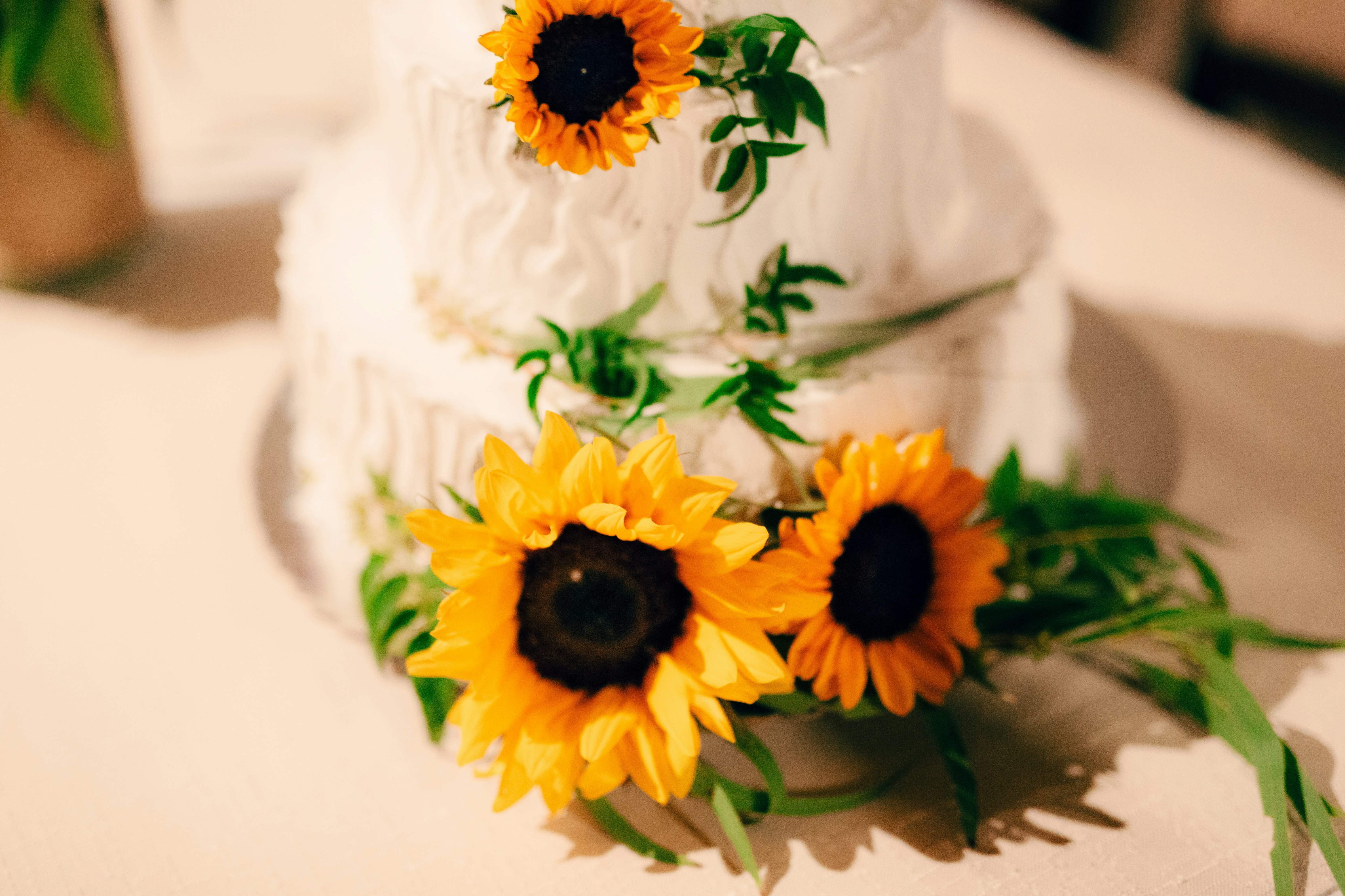 10 Easy Ways To Create A Simple And Elegant Wedding Cake Of Your Own Elegantweddinginvites Com Blog