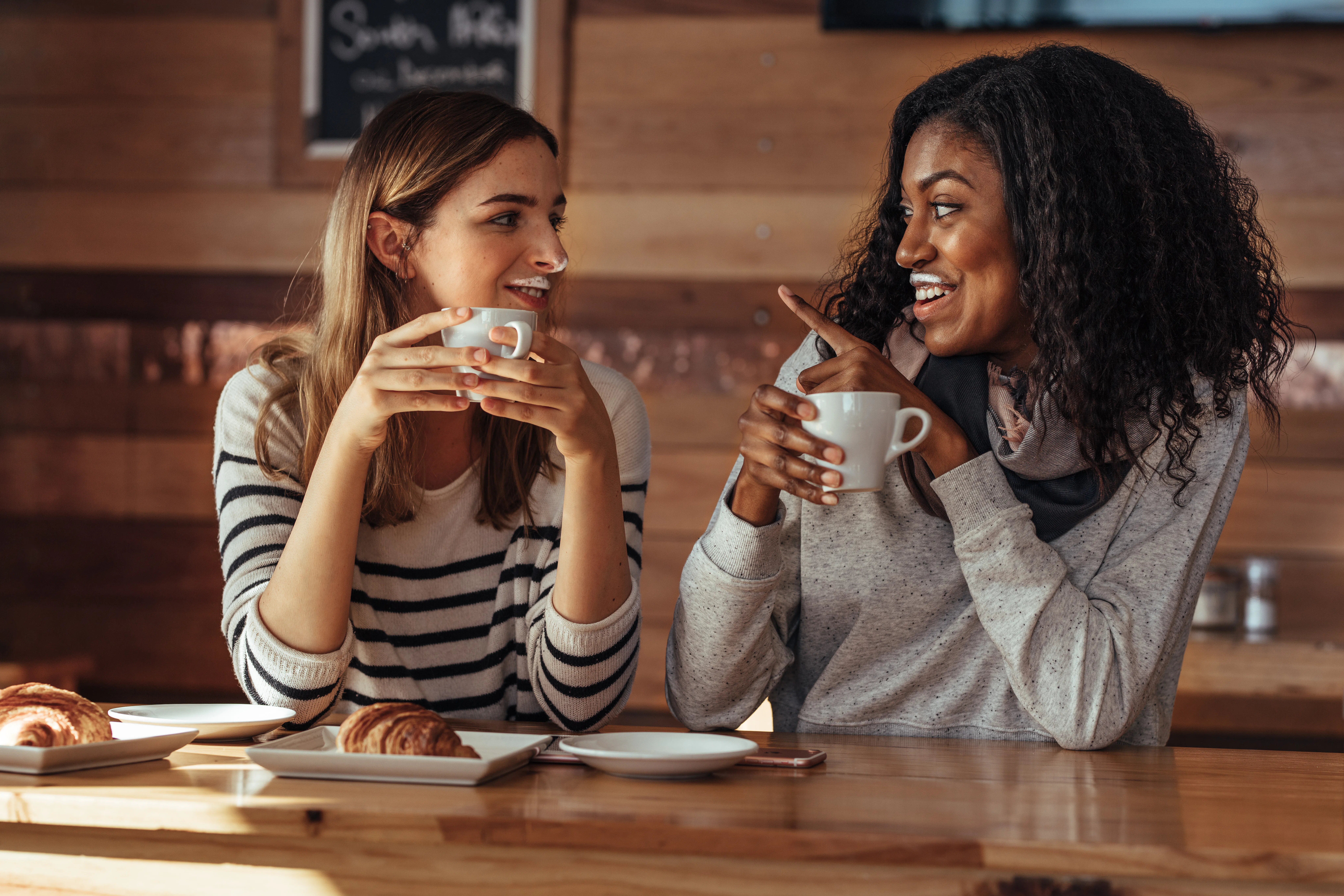 Here's How To Break The Ice On A First Date When The Conversation Feels ...