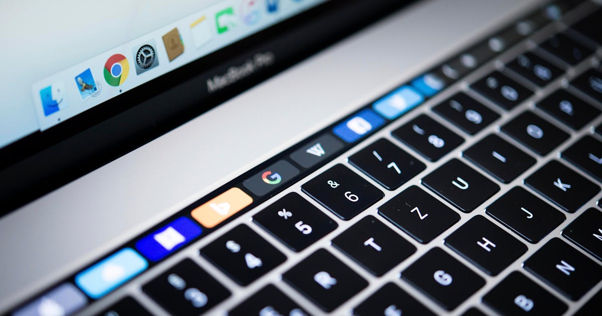 FAA bans MacBook Pros with recalled batteries from flying