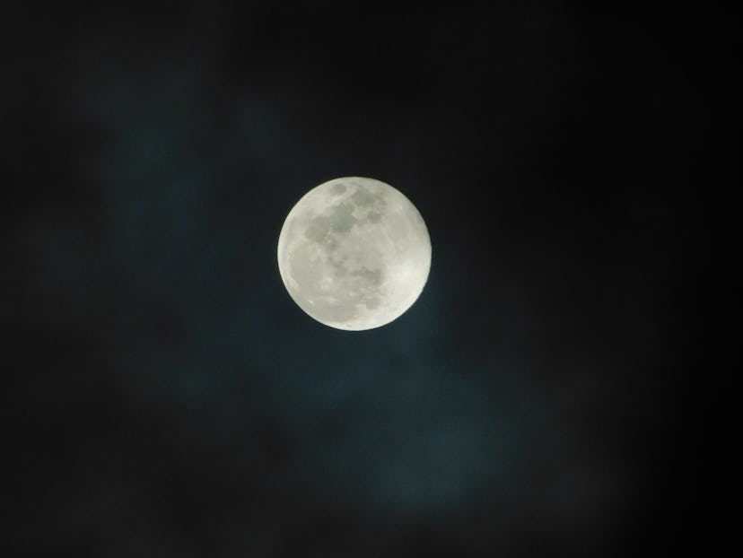 Super full Moon,When a Full Moon takes place when the Moon is near its closest approach to Earth, it...