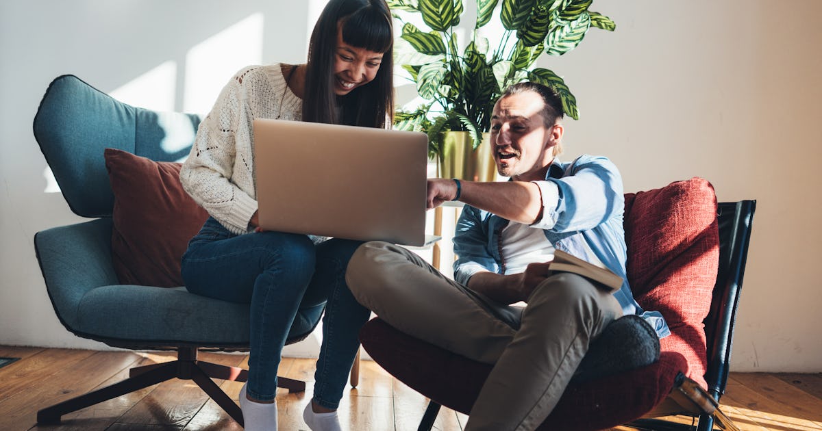 7 Examples Of Compromising In A Relationship, According To Experts