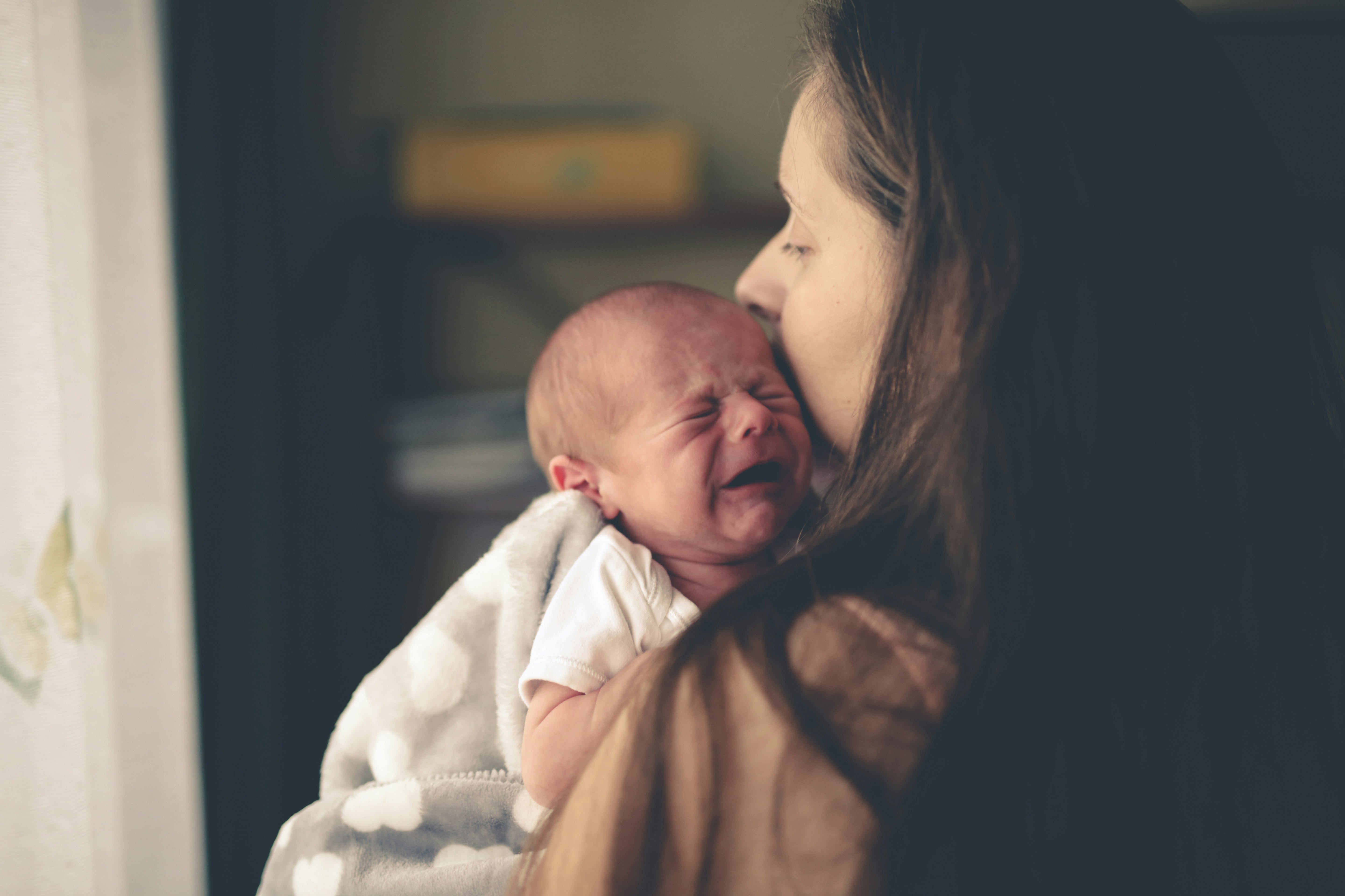 Baby uncontrollable crying at hot sale night