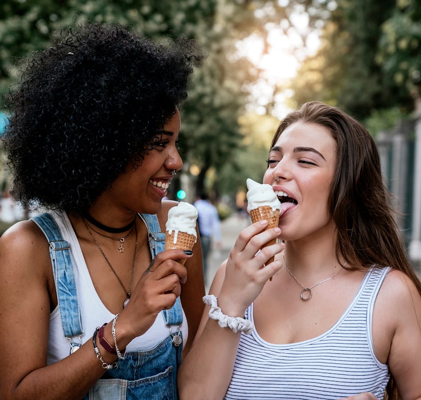 A dream analyst explains the meaning of gay and lesbian sex dreams.