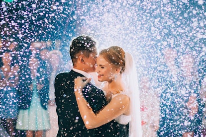 First wedding dance of newlywed