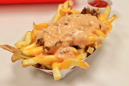 Animal-style fries at In-N-Out consist of straight cut fries, American cheese, caramelized onion, and an special sauce.