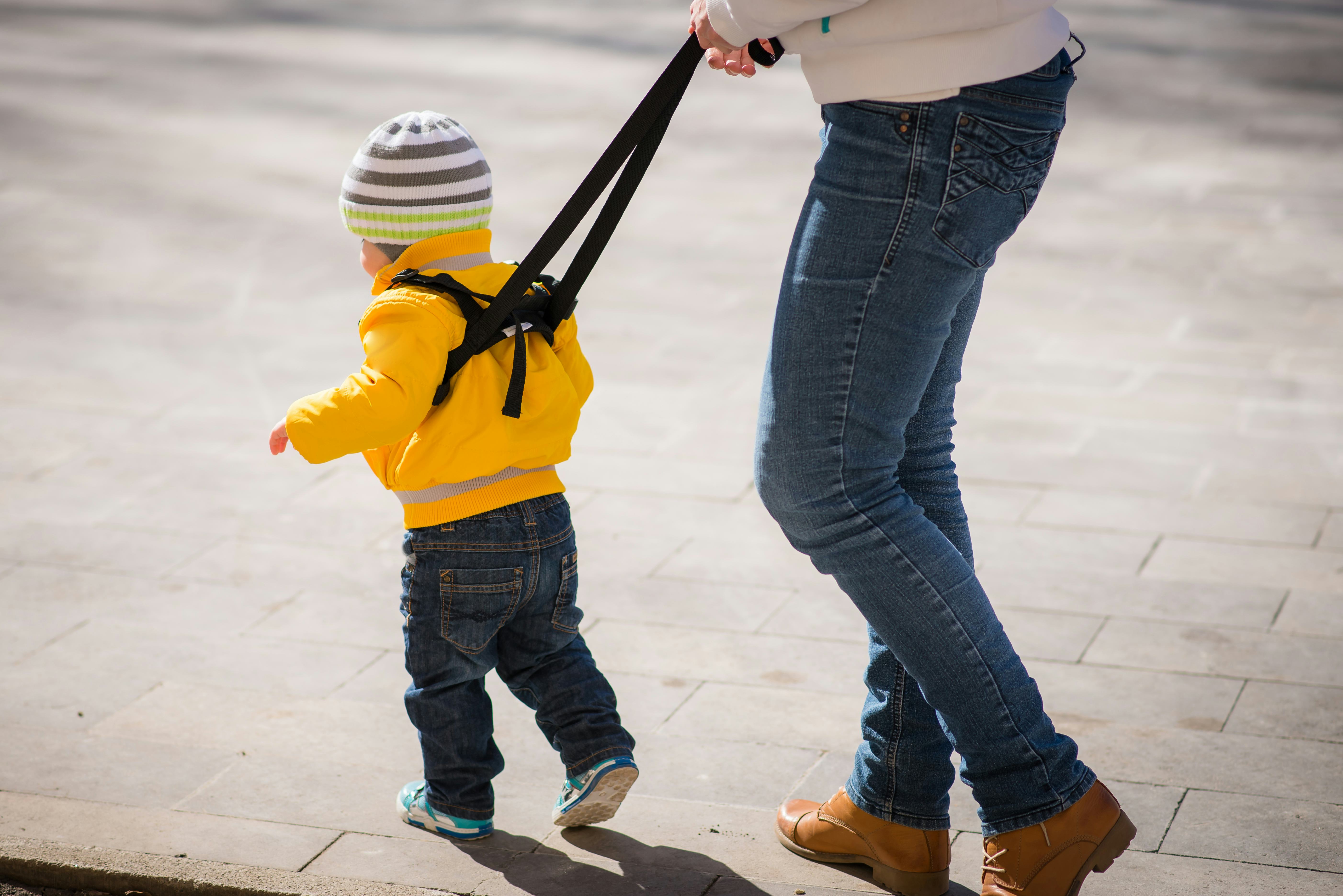 Are Leashes For Children Safe To Use? The Pros Might Outweigh The Cons