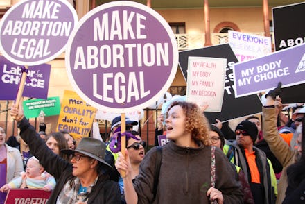 Pro-Choice and Pro-Life protesters