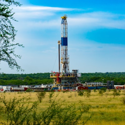 Fracking An American Shale Well