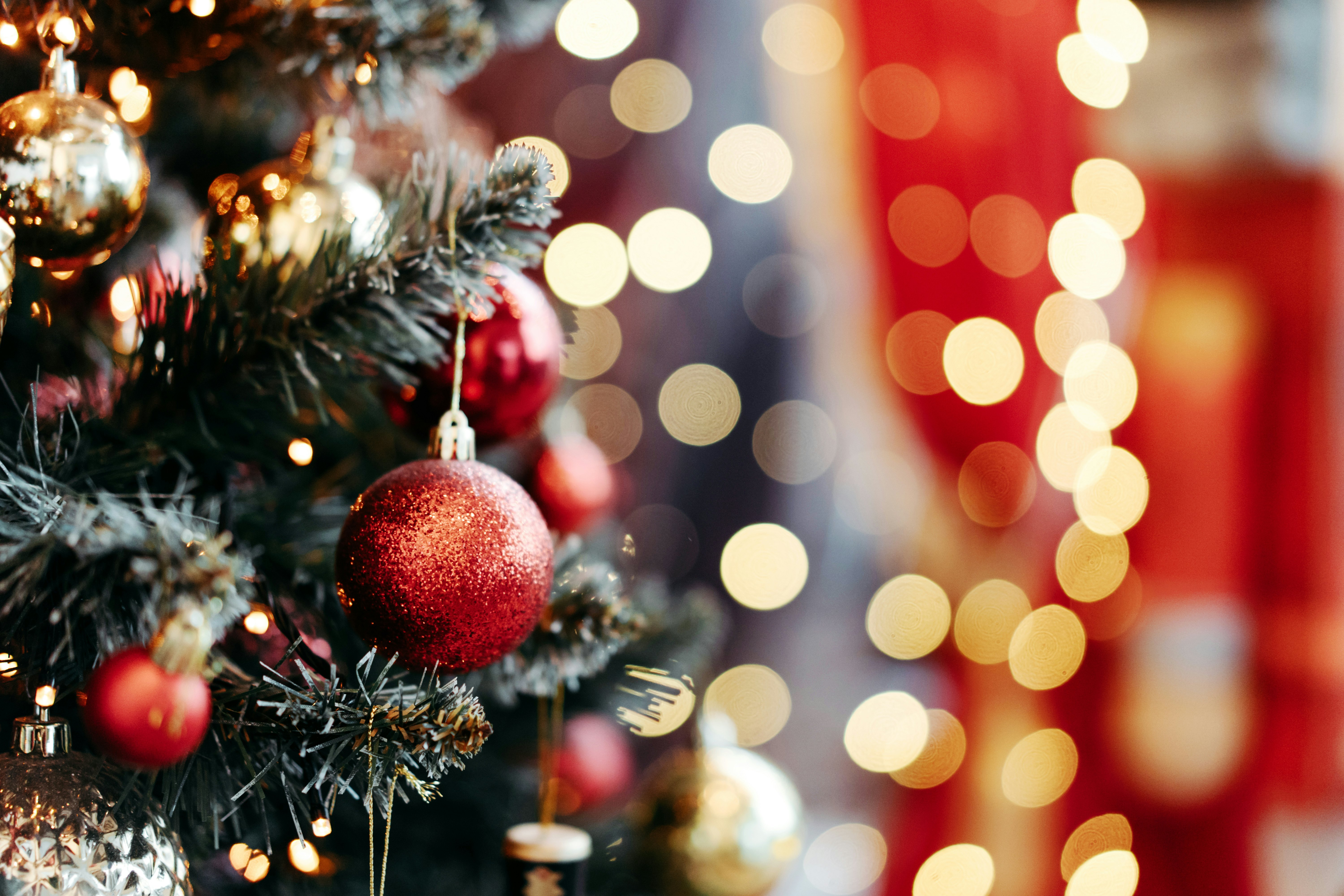 17 Christmas Tree Zoom Backgrounds To Liven Up Your Next Virtual Celebration