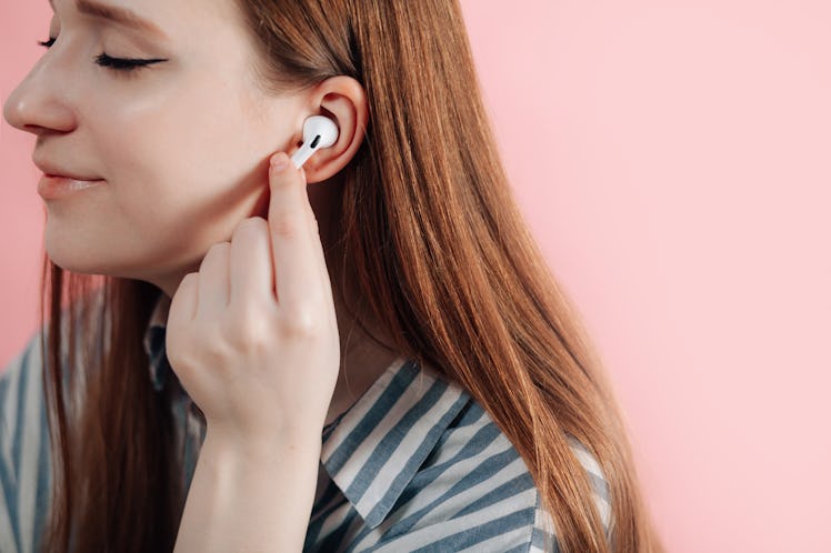 These December headphones sales will hold you over as you wait for AirPods Max.