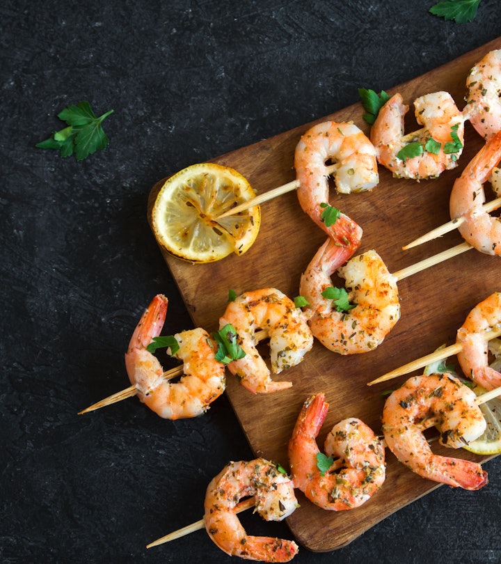 Pregnant women can eat shrimp in moderation, experts say.
