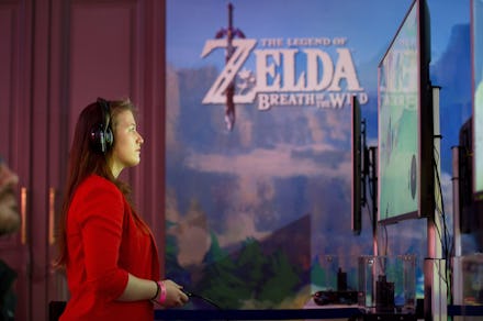 A gamer playing Zelda during the presentation of the new Nintendo switch