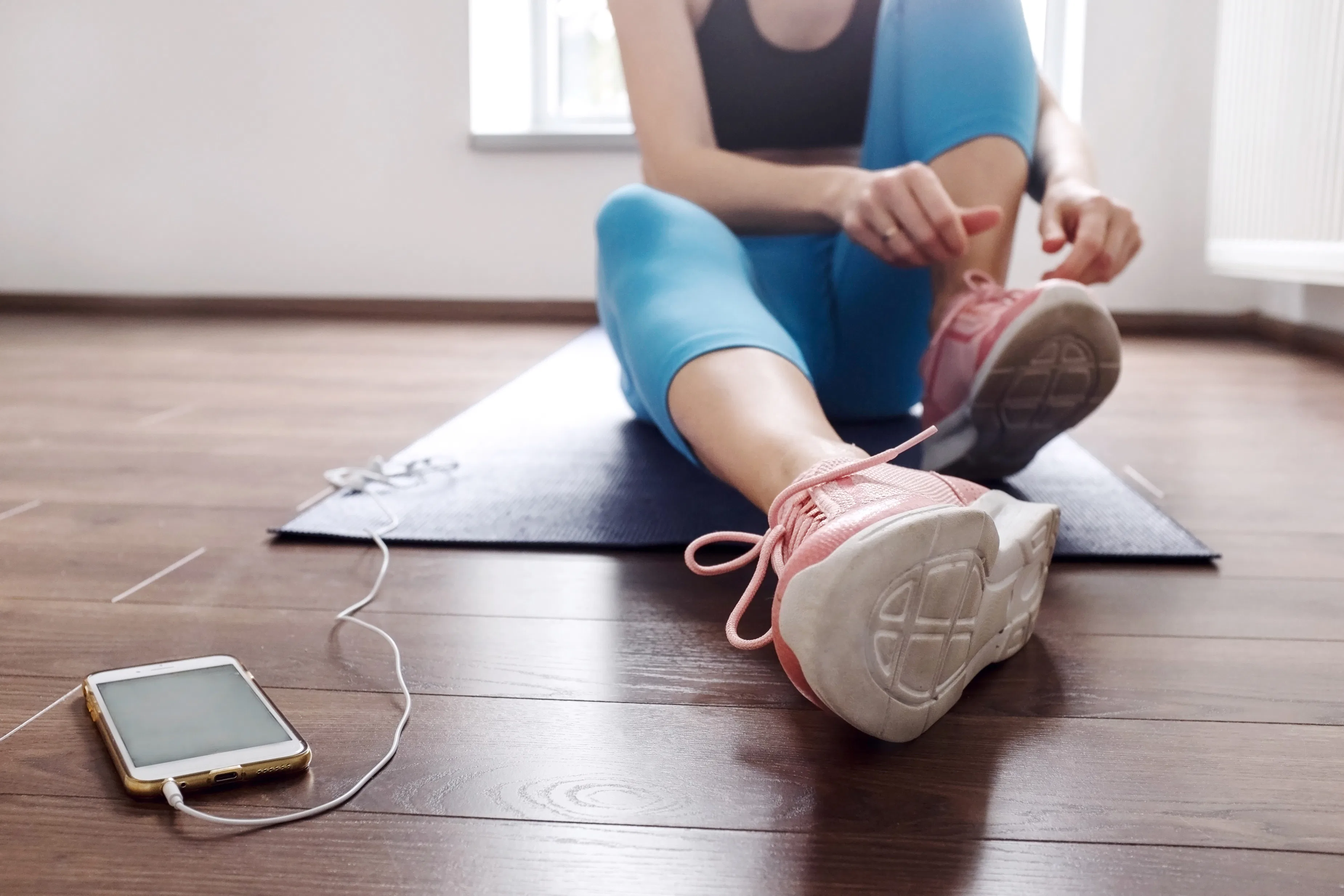 Tips For Working Out At Home — How To Stay Motivated & Not Get Distracted