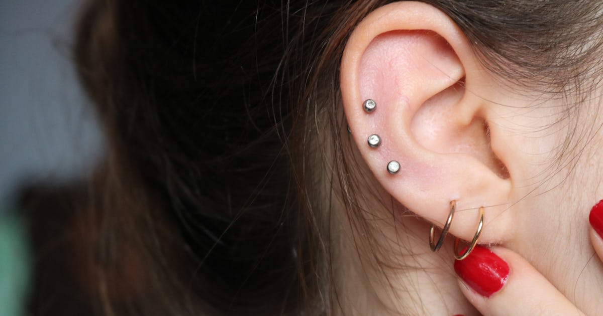 17 Cool Helix Ear Piercing Ideas You Need To Try