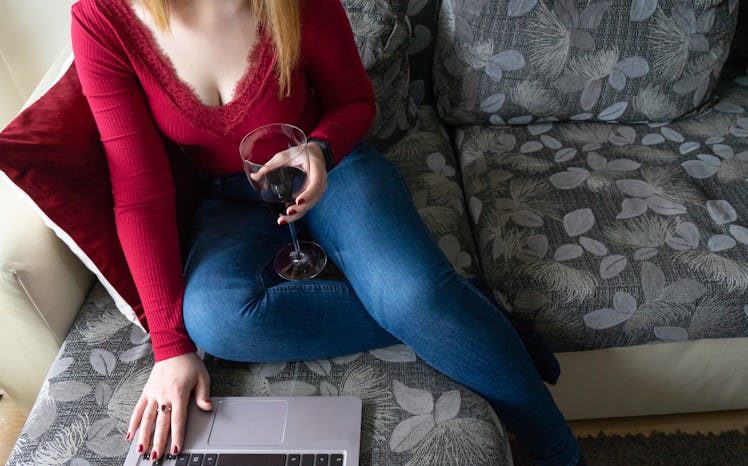 People are Venmoing drinks money to their virtual dates while in quarantine.