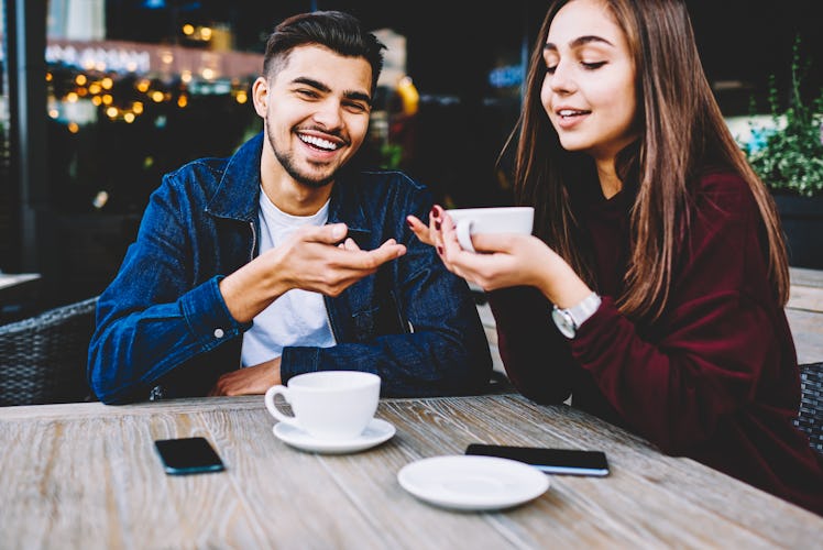 If your date only talks about themselves, here's what experts recommend.