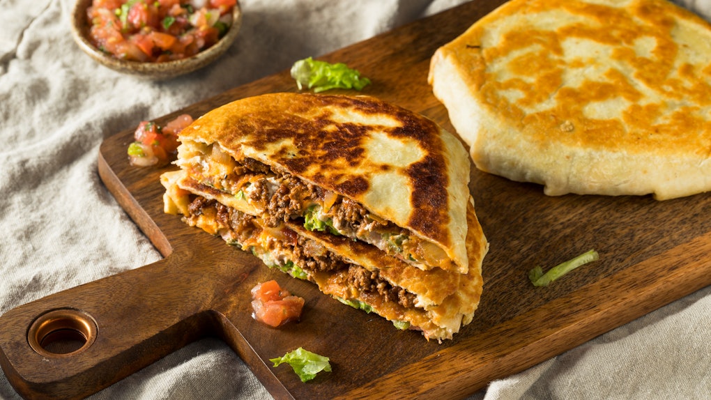 How To Make Taco Bell S Crunchwrap Supreme At Home In Queso You