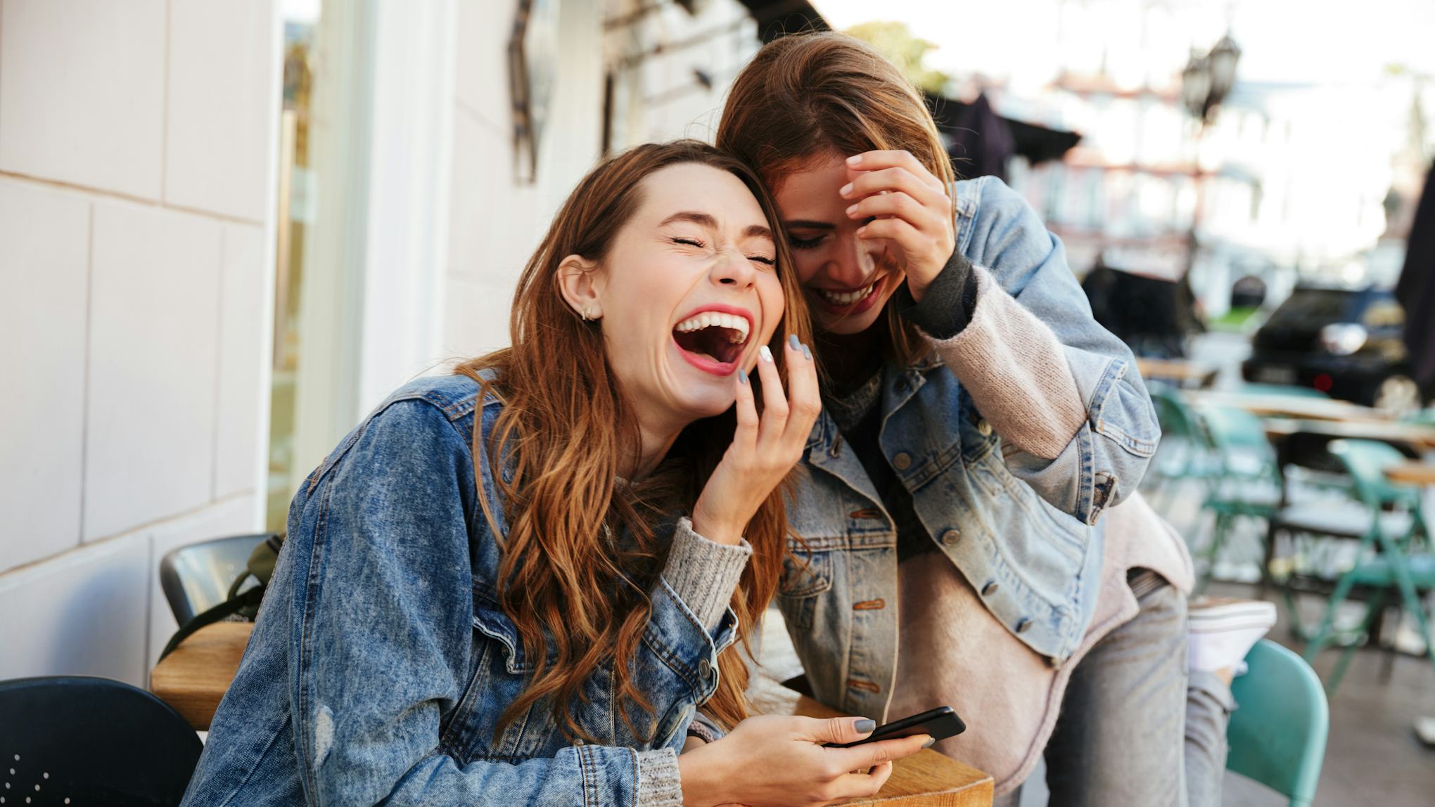 75 Funny Group Chat Names For Snapchat That'll Make You LOL