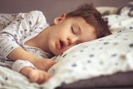 toddler boy sleeping, is it safe to give toddler melatonin to sleep?